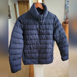 NWOT Uniqlo Women's Navy Ultra Ligt Down Jacket. Size M